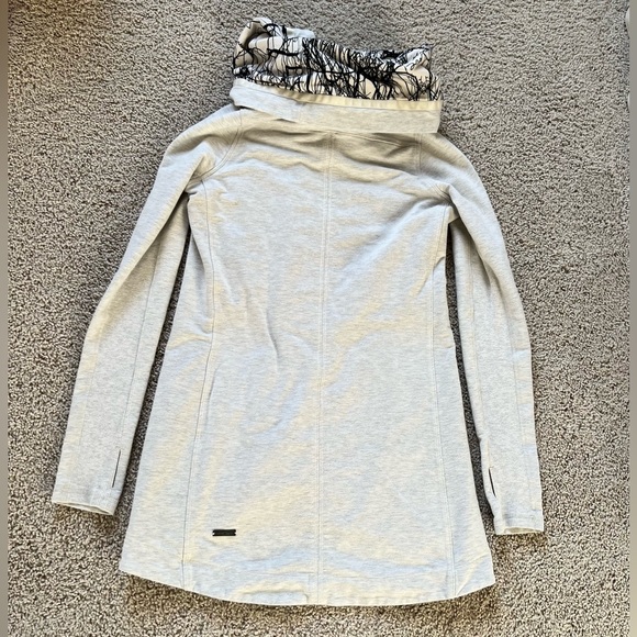 Lululemon Wrap - Picture 10 of 11